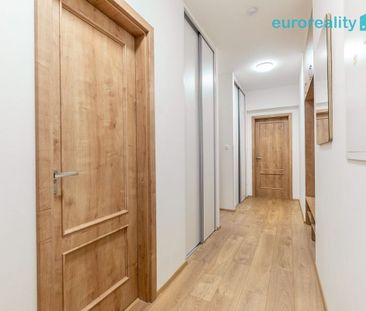 Pronájem bytu 2+1 69 m² - Photo 1