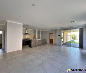 4x2 + Theatre + Games Room! - Photo 3