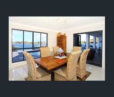 IMMACULATELY PRESENTED WATER FRONT HOME - Photo 3