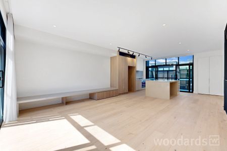 Unrivalled Luxury and Contemporary Elegance with this 3-bedroom Architecturally Designed Townhouse - Photo 2