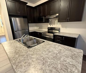 33 Benhurst Cres, Brampton, ON L7A 5A2 - Photo 1