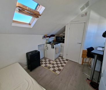 Studio to rent - Photo 2