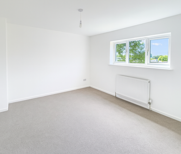 4 bedroom semi-detached house to rent - Photo 4