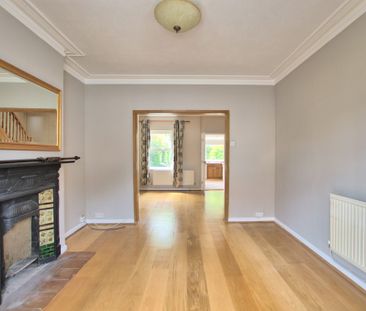 A three-bedroom property in central Cambridge with a private garden... - Photo 1