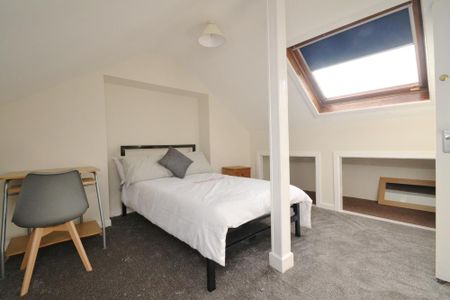 4 bedroom terraced house to rent - Photo 3