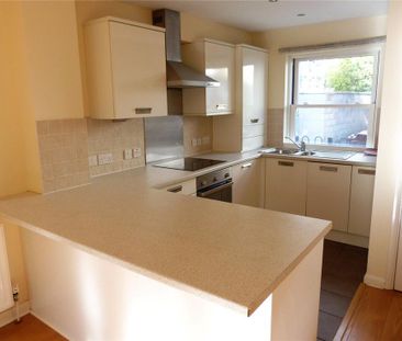 2 bedroom end of terrace house to rent - Photo 5