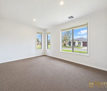 Brand New Modern Family Living in Manor Lakes – 29 Praline Street - Photo 1