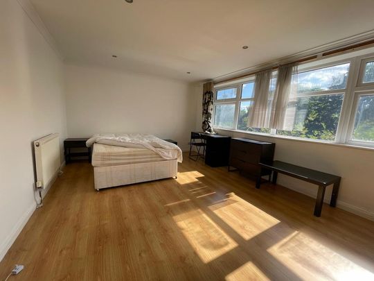 5 bedroom flat to rent - Photo 1