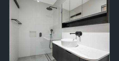 Self Contained Place. Fully furnished, modern sleek house design. - Photo 4