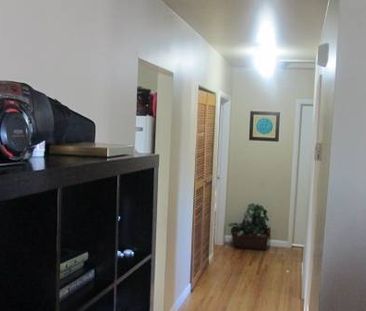 House for Rent in Highwood NW, Calgary - Photo 2