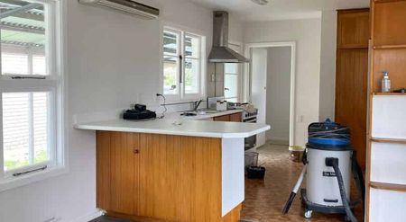 Spacious 4-Bedroom Home – Close to University, Schools & Amenities - Photo 4