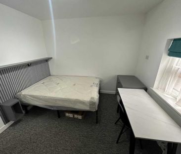5 bedroom detached house to rent - Photo 3