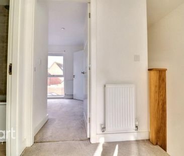 3 bedroom semi-detached house to rent - Photo 6