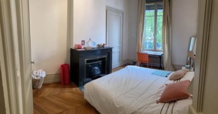 Location Appartement 3 pièces 73m² LYON 6ème - Photo 3