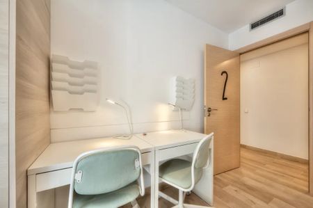 Travessera de Gràcia, Barcelona, Catalonia 08021 - Photo 5