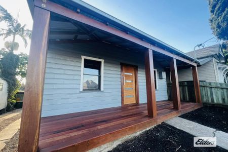 Newly Renovated 4 Bedroom Home - Photo 5