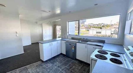 Character Galore - Photo 3