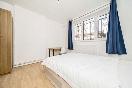 3 bedroom flat to rent - Photo 3