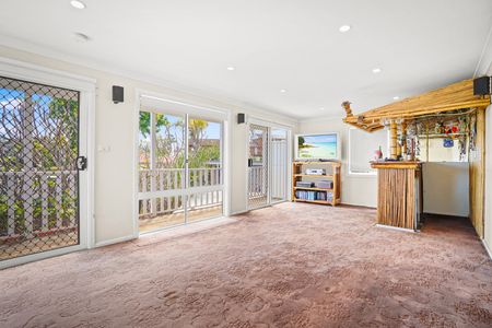 Beautifully Updated Family Home with Pool & Mountain Views - Photo 2