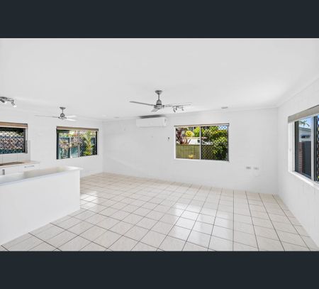 2 Kokoda Street, Trinity Beach, Qld 4879 - Photo 2