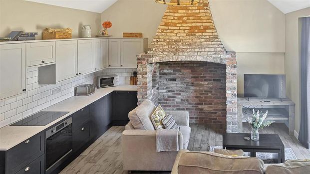 2 bedroom house to rent - Photo 1