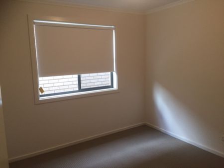 Modern 3-Bedroom Home in a Quiet, Convenient Location - Photo 2