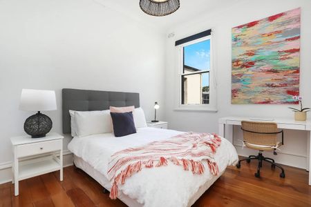 Grand 4 bed terrace in blue ribbon location - Photo 5