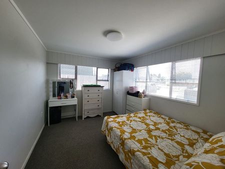 3 Bedroom Modern Unit - Photo 4