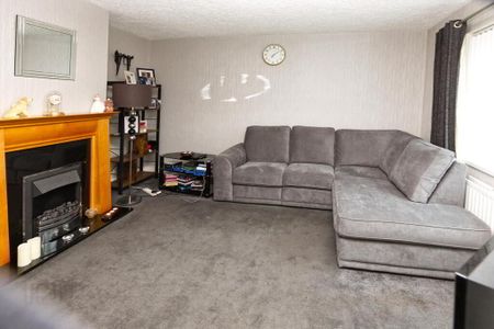 29 Georges Street, Newtownards, BT23 7NH - Photo 2