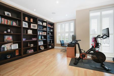 6 bedroom mews to rent - Photo 2