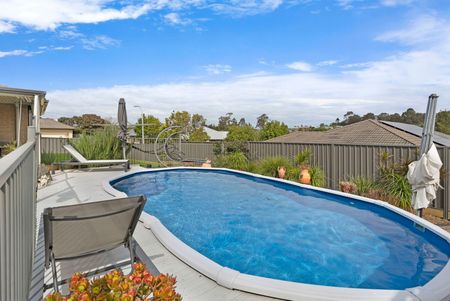 Immaculately Presented Family Home in Saddlers Ridge Estate - Photo 4