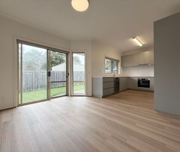 Living In The Heart Of Preston! - Photo 3