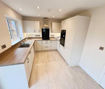 3 bedroom detached house to rent - Photo 3