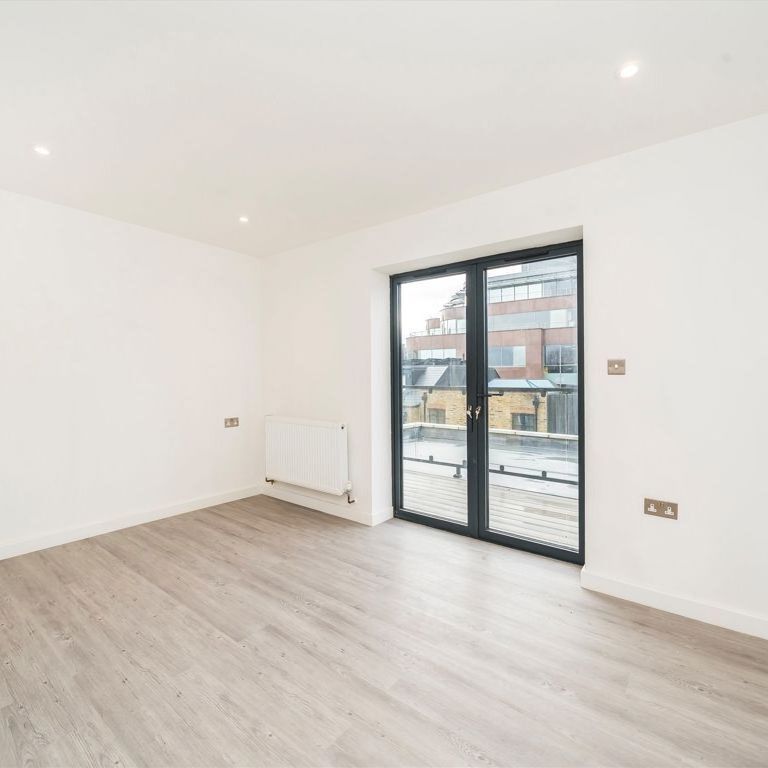 Wimbledon Hill Road, SW19 7PA, London - Photo 1