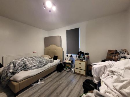 2 bedroom end of terrace house to rent - Photo 2