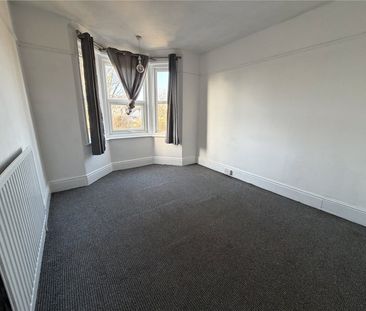 3 bedroom house to rent Ham Road, Worthing, BN11 - Photo 6