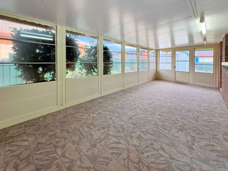 Cosy Three Bedroom Home - Photo 5