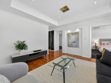Freshly painted throughout - Photo 5