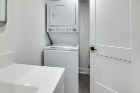 For Lease - 716 Logan Avenue Unit# M, Toronto, Ontario - Photo 2