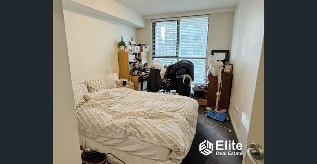 Franklin Lofts – Stylish Dual-Level City Living with 2 Bedroom 1 Bathroom - Photo 1