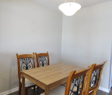 For Lease - 2266 Baronwood Drive, Oakville, Ontario - Photo 3