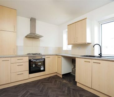 3 bedroom end of terrace house to rent - Photo 5
