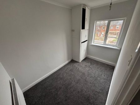 2 bed Terraced - To Let - Photo 5