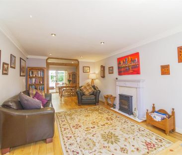 4 bedroom detached house to rent - Photo 5