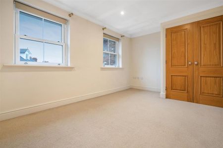 3 bedroom terraced house to rent - Photo 2
