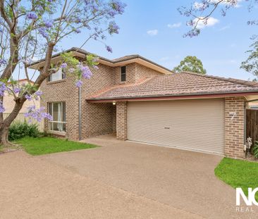 Modern Three Bedroom Townhouse With Unbeatable Convenience! - Photo 5