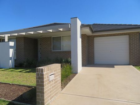 40 Sapphire Drive, Rutherford, NSW 2320 - Photo 3