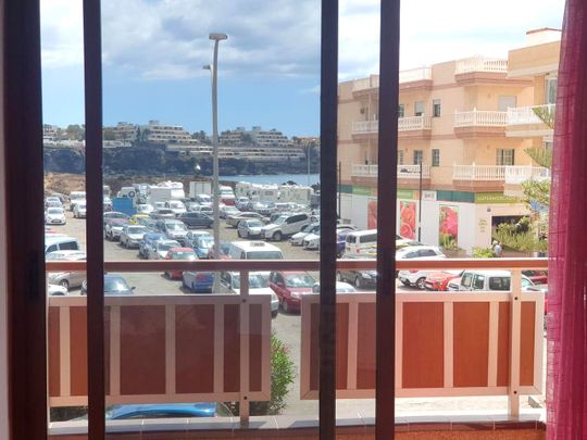 Se alquila en Las Galletas apartamento de 1 dormitorio - Photo 1