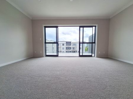 Rare 1 bedroom apartment in Flat bush - Photo 4