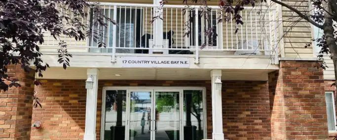 Luxury Living in 2-Bed Condo Unit in Country Hills Village NE Calgary | 17 Country Village Bay Northeast, Calgary - Photo 1